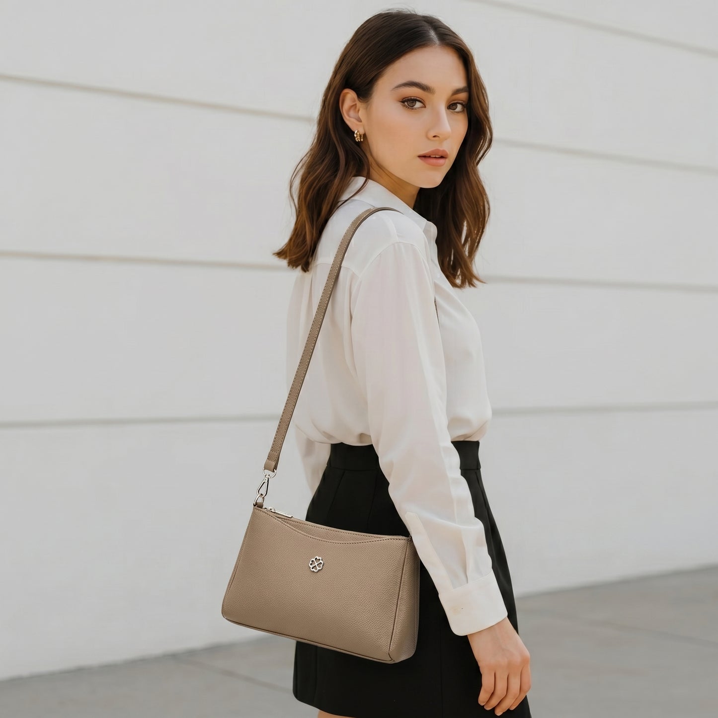 Lunara Classic Crossbody Bag - Beige